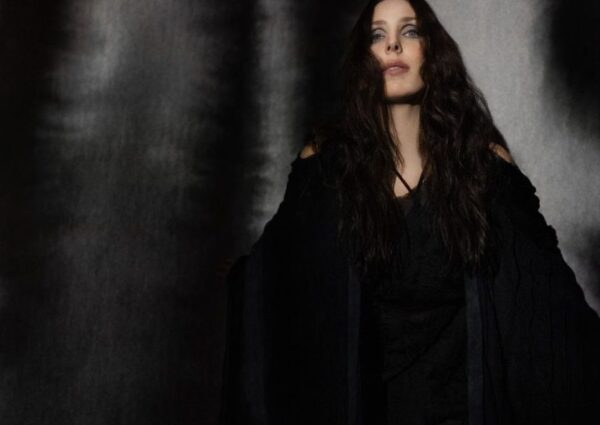 Chelsea Wolfe new song & tour
